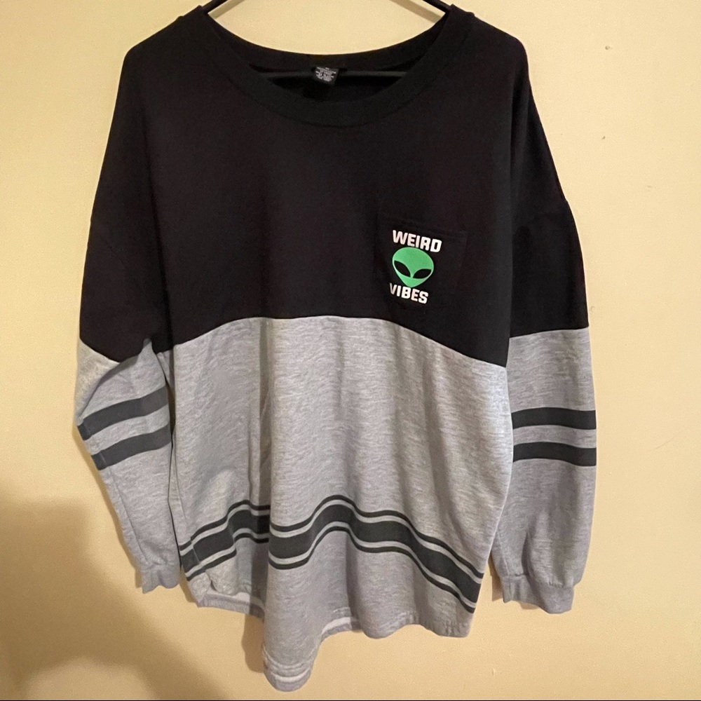 Rue21 | Black and Grey Graphic Sweatshirt